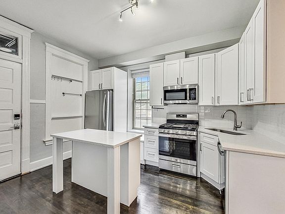 3rd image of 1809 N Francisco Ave APT 1