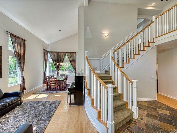 5th image of 23626 Sunderland Ct