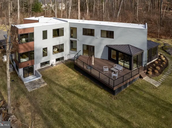 8 Garrett Ln, Princeton, NJ 08540