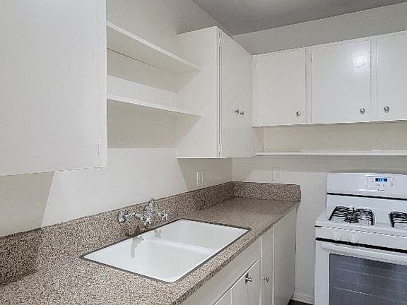 4th image of 124 W Union Ave APT 9