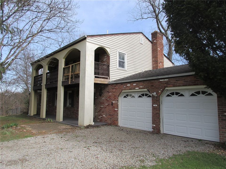 1st image of 101 Surrey Dr