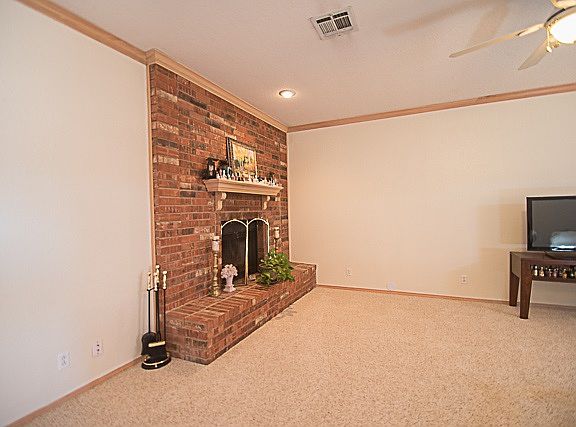 5th image of 2421 Liberty Ln