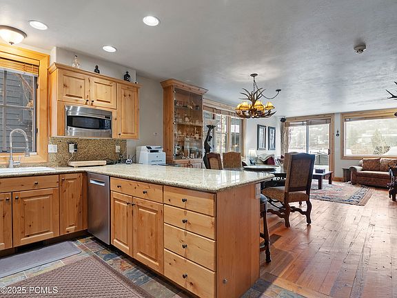 5th image of 556 Deer Valley Loop Rd #556A