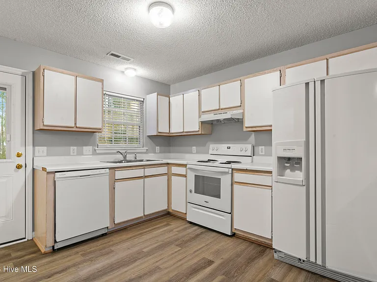 207 Spring Meadow Cir — Photo 9