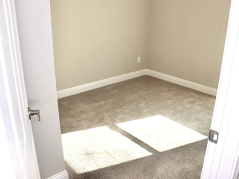 5824 Grayson St — Photo 15