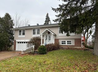 1345 Hassell Dr, Hoffman Estates, IL 60169