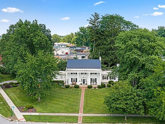 4th image of 1013 Highland Ct