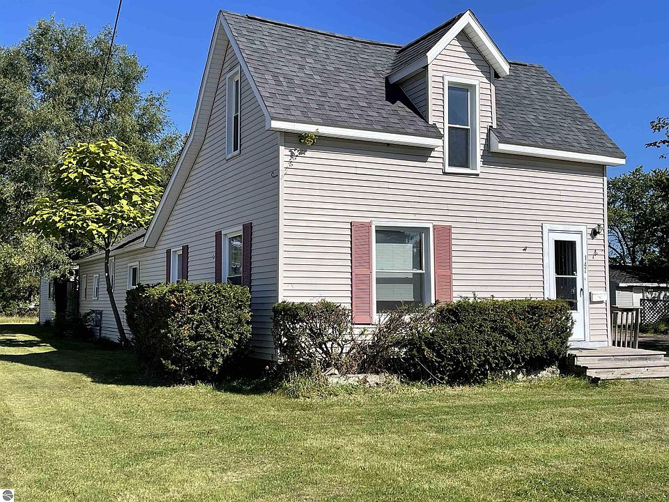 1st image of 147 Carpenter St
