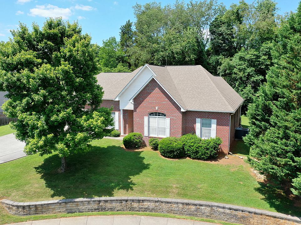 1st image of 838 Somerset Dr