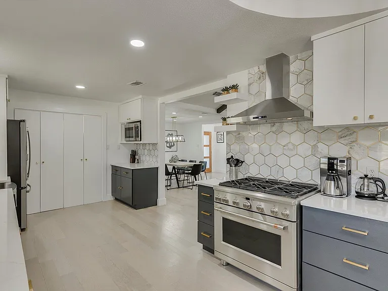7414 Authon Dr — Photo 13