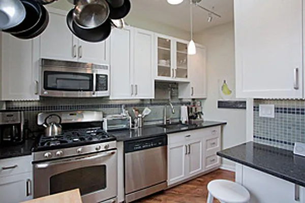 Sold by Avenue Sotheby's International Realty | media 28