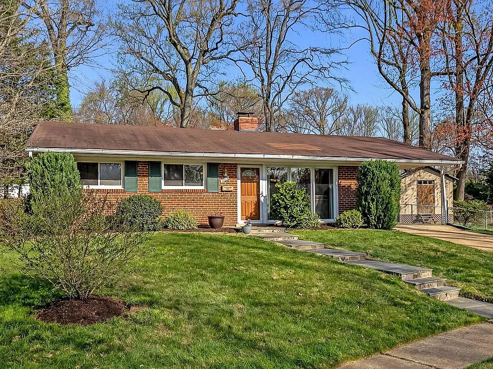 203 Scott Cir SW