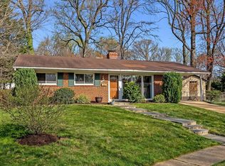 203 Scott Cir SW, Vienna, VA 22180