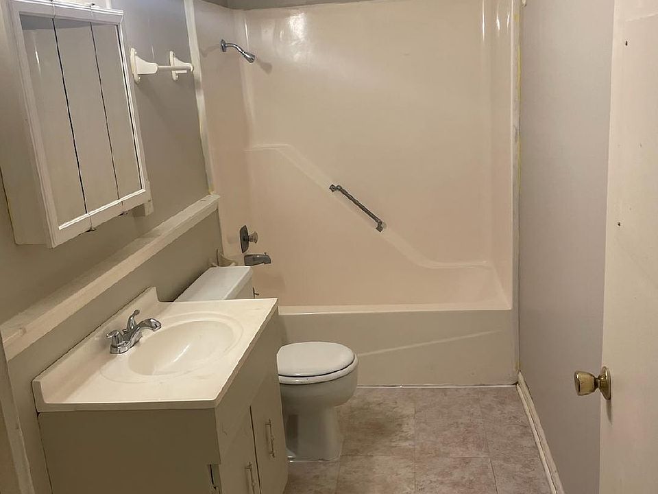 1st image of 1850 S Main St #6