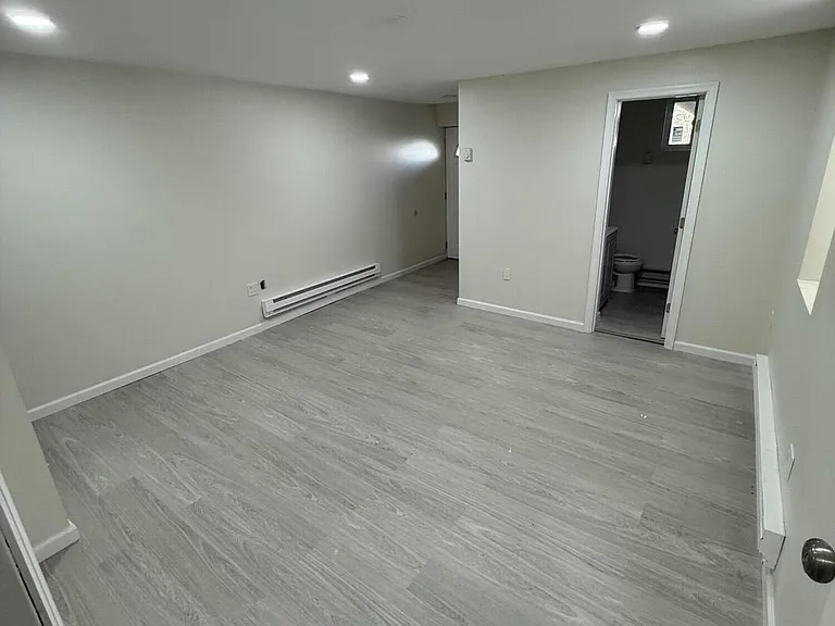 710 S Hanover St — Photo 5