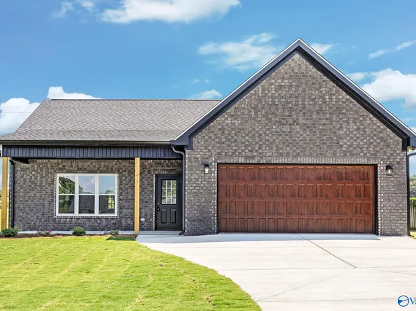 51 Morning Glory Ln, Albertville, AL 35950