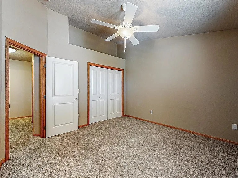385 NE Sandalwood — Photo 12