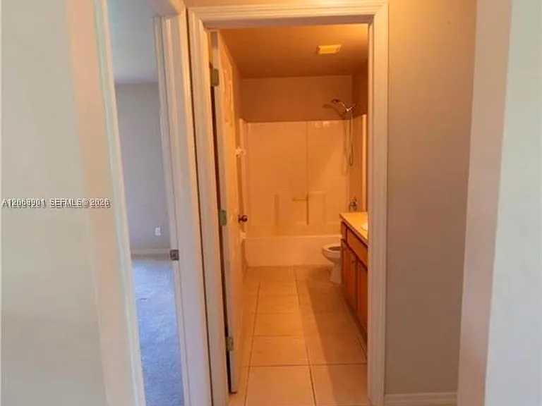 4129 NE 19th Pl — Photo 10