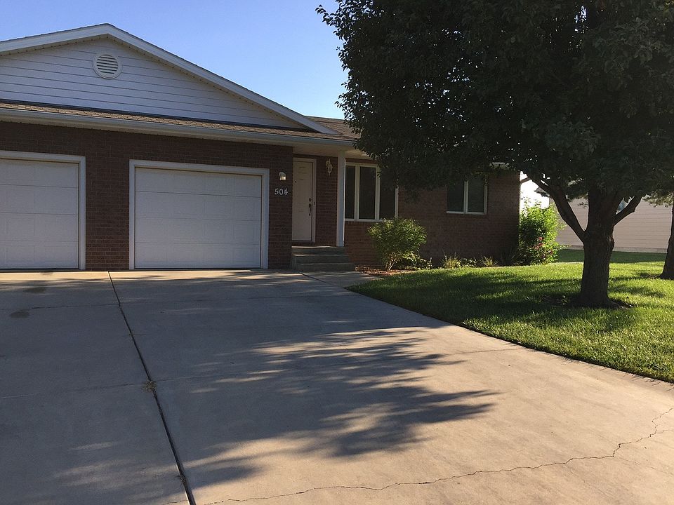 duplex w single garage