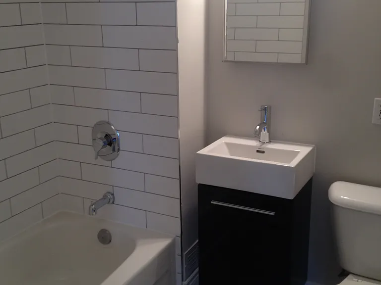 200 Bronson Ave — Photo 83