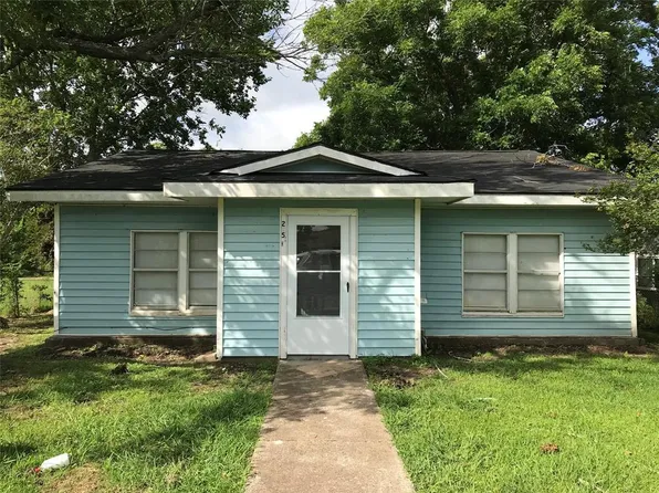 215 S Avenue D, Freeport, TX 77541