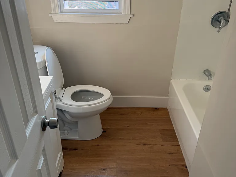 8 Higbie Dr — Photo 11