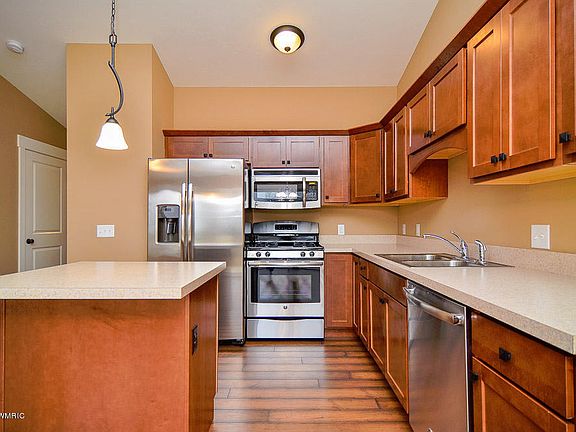 4th image of 1094 Sunnyside Dr #29