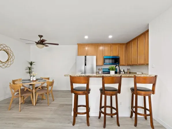 3454 Castle Glen Dr Unit 215, San Diego, CA 92123