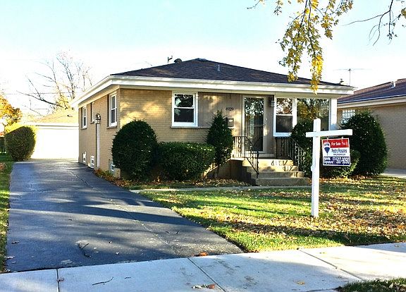 2nd image of 4929 N Ozanam Ave