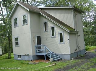 321 Mallard Ln, Bushkill, PA 18324