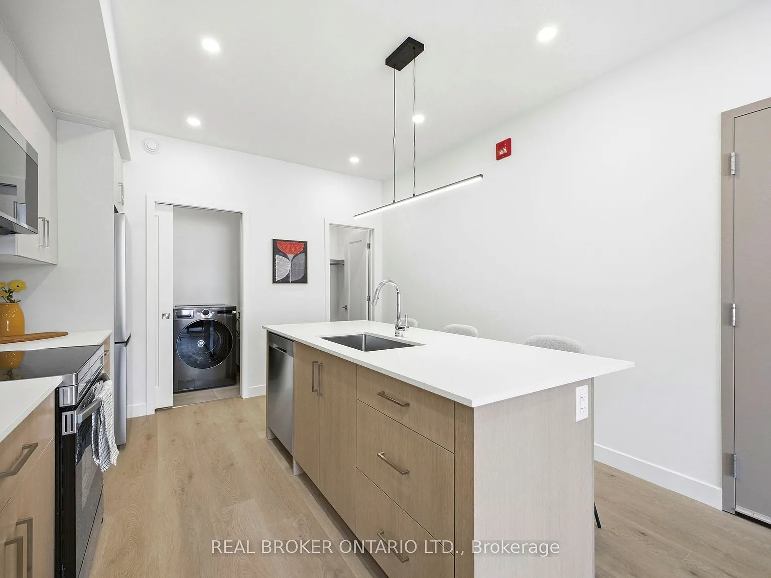 2 bed, $2,300 — Photo 3