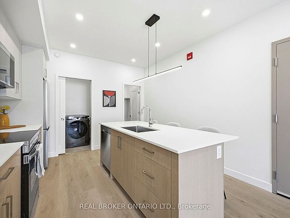 3rd image of 184 Woodroffe Ave #5