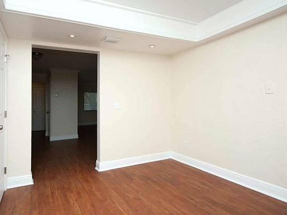 4th image of 487 Eagle Cir