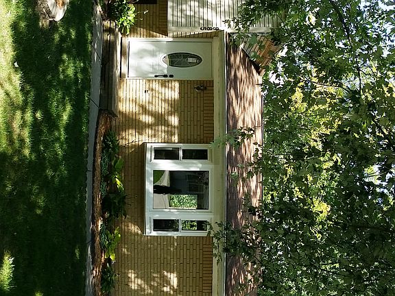 2nd image of 985 Seabury Dr