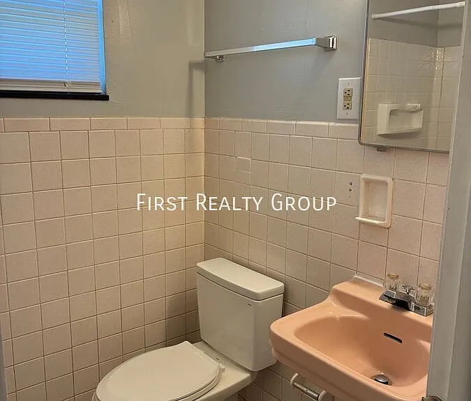 11 S Sperling Ave #A — Photo 8