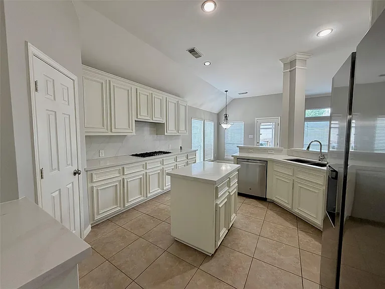 1510 Flanders Field Ln — Photo 6