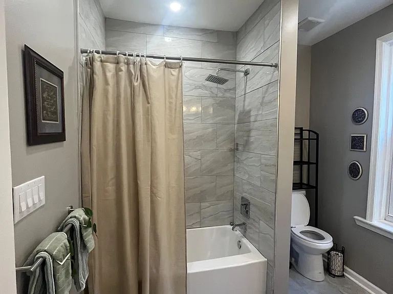 Hall Bath shower