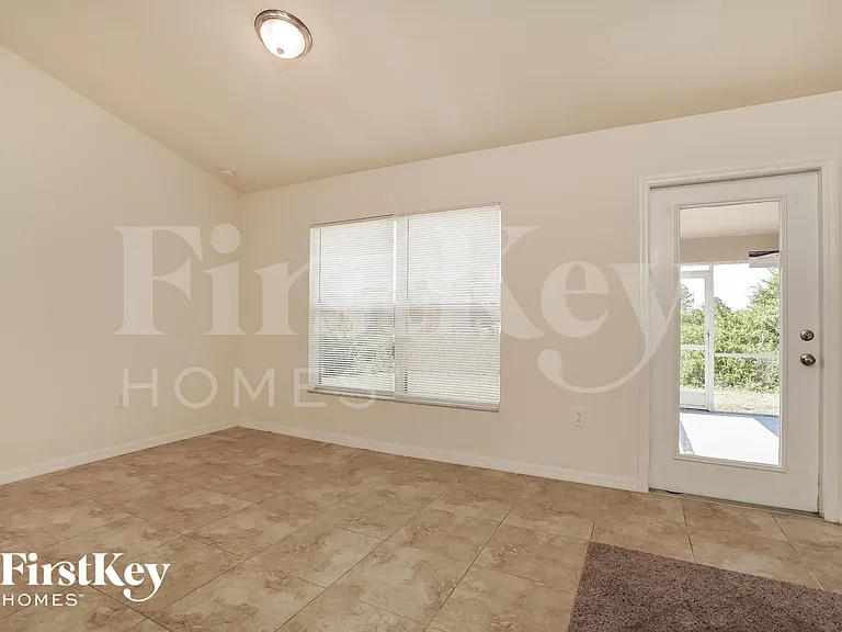 2819 34th St SW — Photo 3