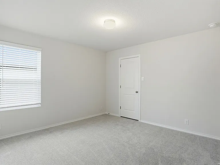 12611 Auriga — Photo 26