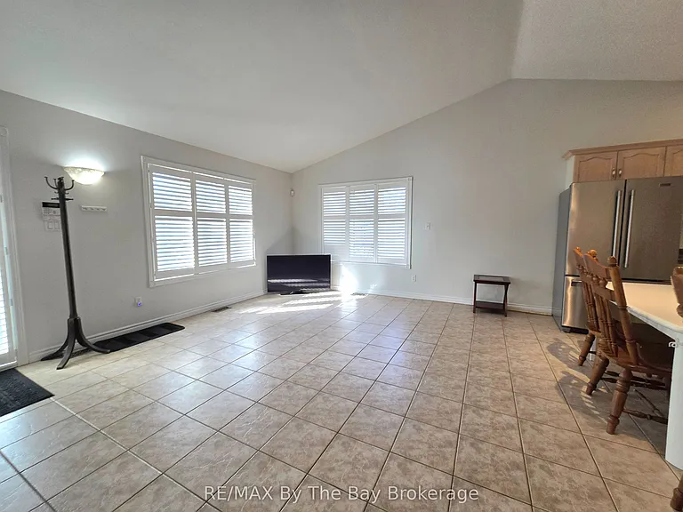 31 Forest Ave #A — Photo 6