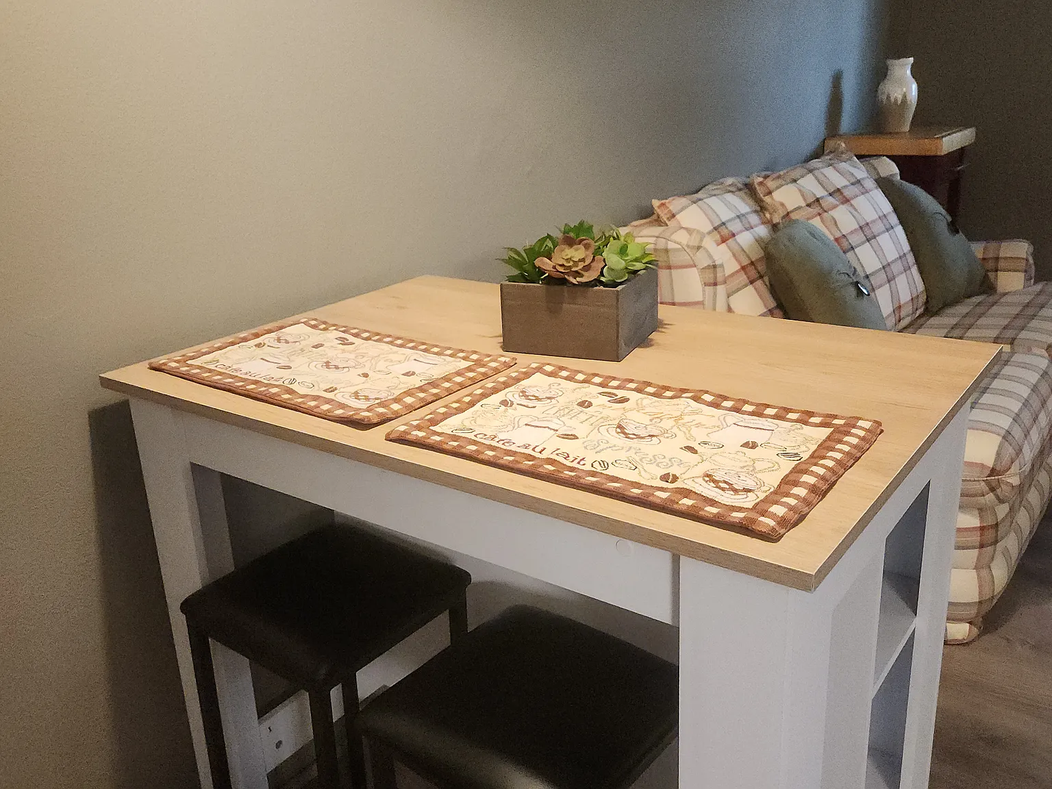 2 bed, 850 sqft, $1,500 — Photo 3