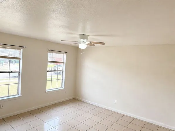 1462 Julissa Dr, Los Fresnos, TX 78566