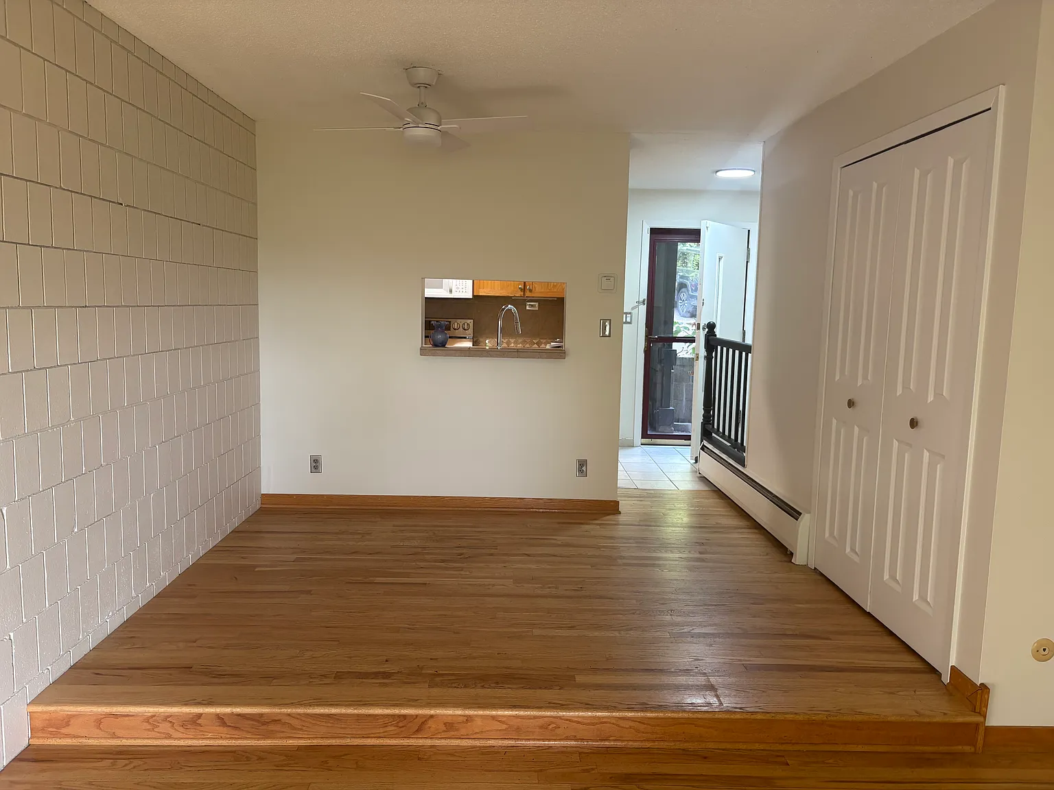 1 bed, 850 sqft, $1,375 — Photo 3