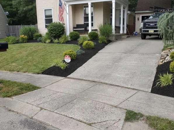 21 Horseshoe Ct, Atco, NJ 08004