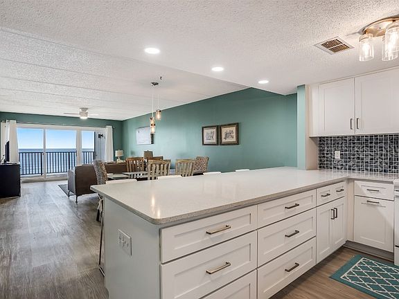 3rd image of 3350 S Fletcher Ave #5D
