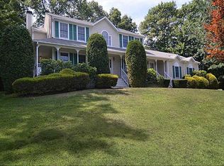 152 Alpine Estates Dr, Cranston, RI 02921