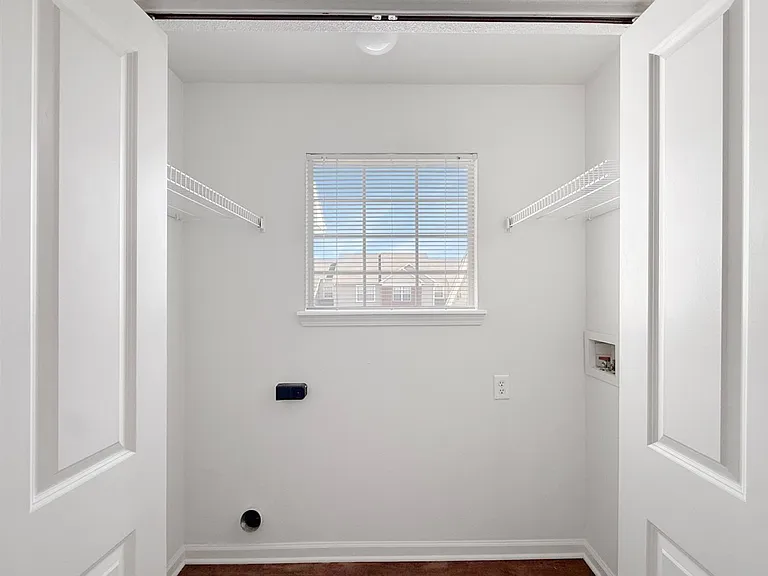 701 Beachfront Dr — Photo 32