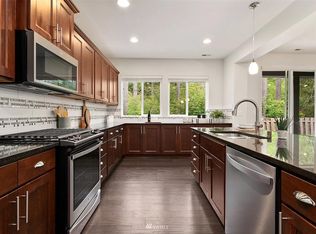 20988 SE 274th Ct, Maple Valley, WA 98038