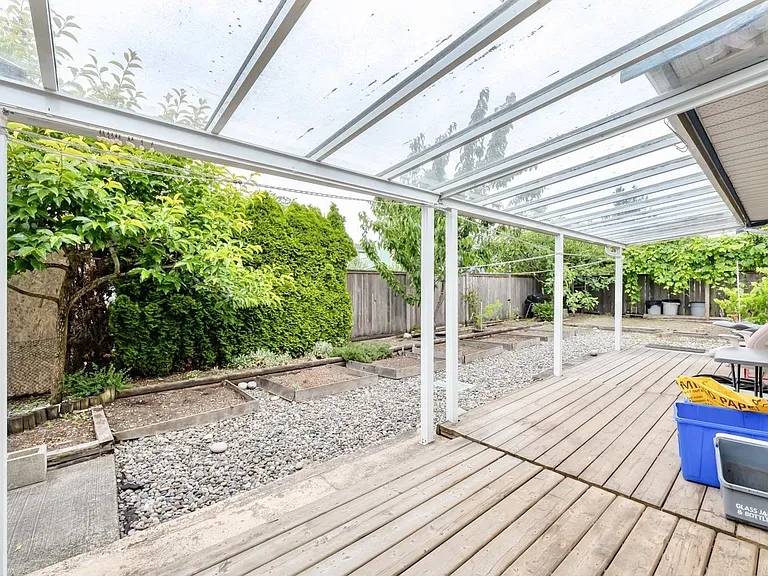 11473 Kingcome Ave — Photo 15
