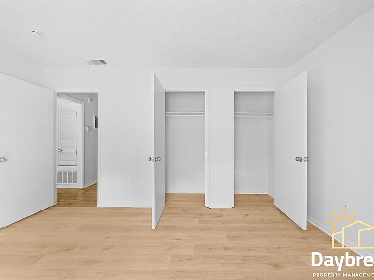 10913 Queen Ann Ct — Photo 22
